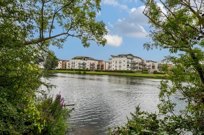 3 Bedroom Flat To Rent In Bridge Wharf, Chertsey, KT16