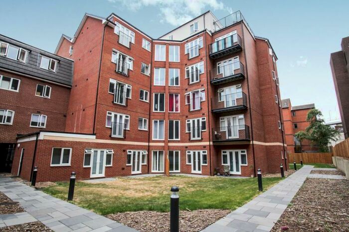 2 Bedroom House To Rent In John Street, Luton, LU1