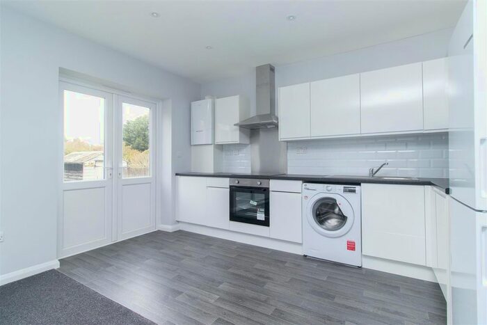 4 Bedroom Semi-Detached House To Rent In Mayville Road, Broadstairs, CT10