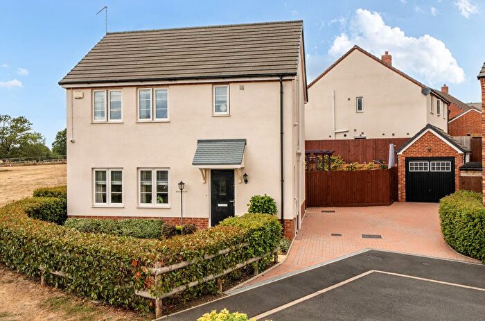 3 Bedroom Detached House For Sale In Langley Grove, Twyning, Tewkesbury, GL20