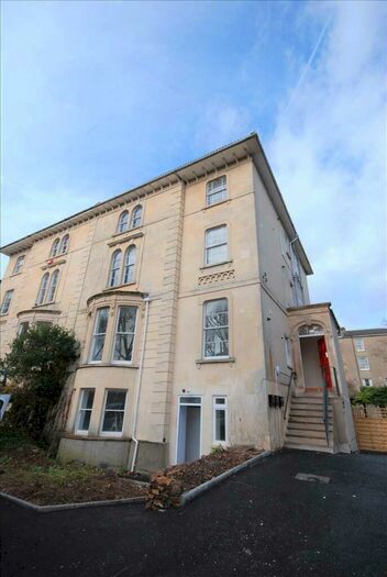 5 Bedroom Apartment To Rent In Garden Flat, Westfield Park, BS6