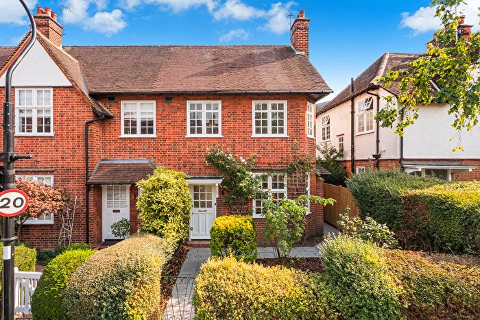 4 Bedroom End Of Terrace House To Rent In Holyoake Walk, Ealing, London, W5