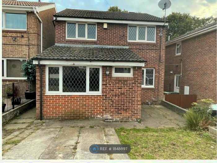 3 Bedroom Detached House To Rent In Tyndale Walk, Batley, WF17