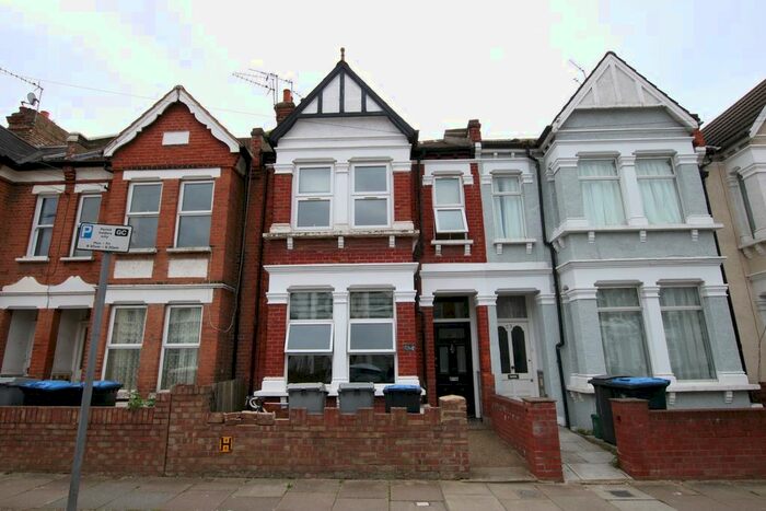 2 Bedroom Flat To Rent In Windsor Road, Willesden, London, NW2