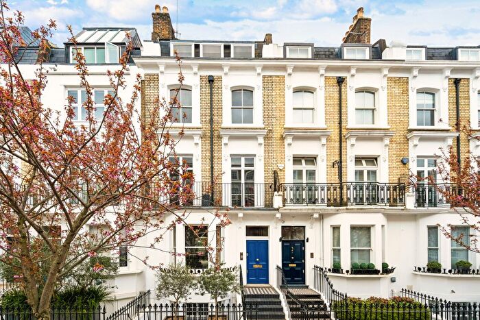 3 Bedroom Flat For Sale In Redcliffe Road, London, SW10