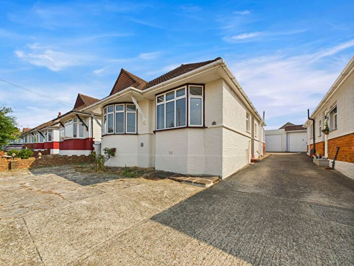 3 Bedroom Detached Bungalow To Rent In Overhill, Southwick, Brighton, BN42