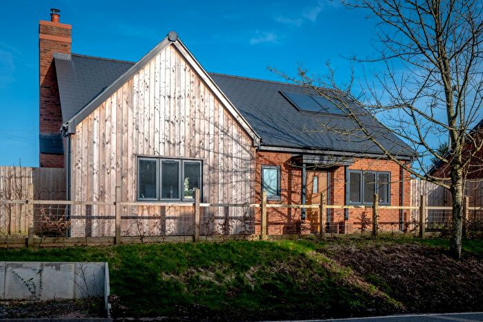 2 Bedroom Bungalow For Sale In Kidderminster, Worcestershire, DY14