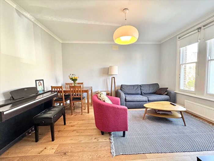 2 Bedroom Flat For Sale In Yerbury Road, London, N19