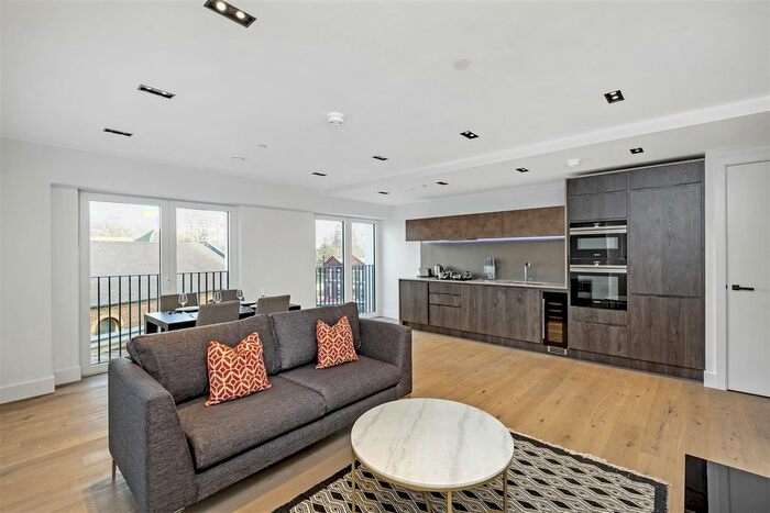 1 Bedroom Flat To Rent In Keybridge House, Exchange Gardens, Vauxhall, London, SW8