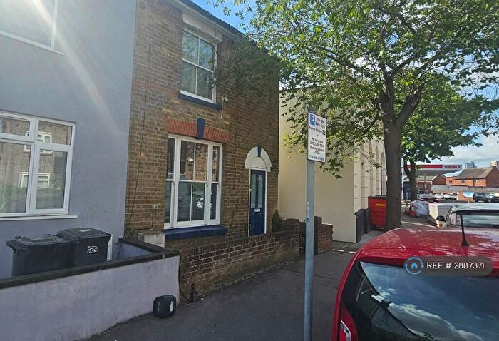 2 Bedroom End Of Terrace House To Rent In Warren Rd, Croydon, CR0