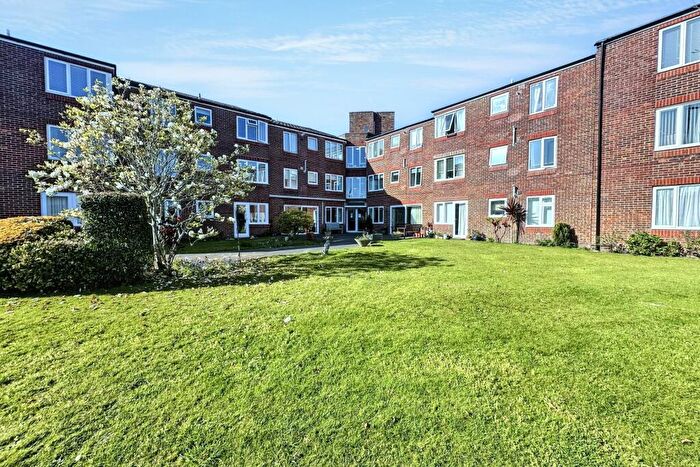 1 Bedroom Retirement Property To Rent In Poole, BH15