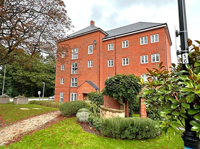 2 Bedroom Flat For Sale In Charteris Close, Wellesley, Aldershot, GU11
