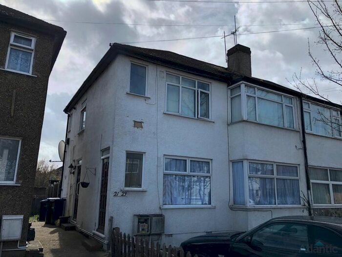 2 Bedroom Flat To Rent In Bowood Road, Enfield, EN3