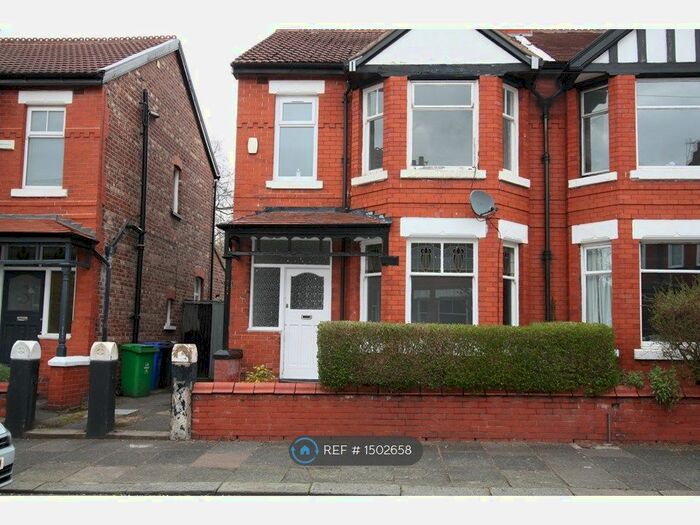 3 Bedroom Semi-Detached House To Rent In Roseleigh Avenue, Manchester, M19