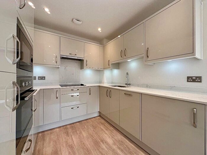 1 Bedroom Retirement Property For Sale In High Street North, Poole, Dorset, BH15