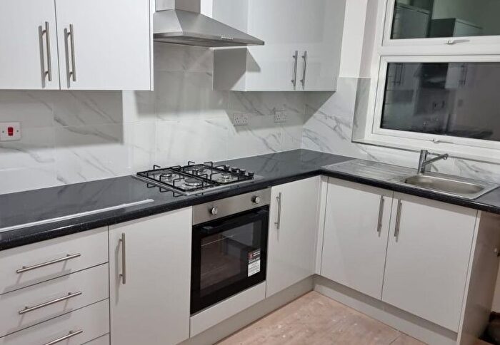 2 Bedroom Flat To Rent In High Street South, London, E6