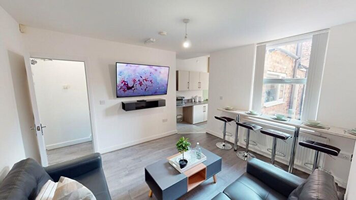 5 Bedroom Terraced House To Rent In Woodborough Road, City Centre, NG3