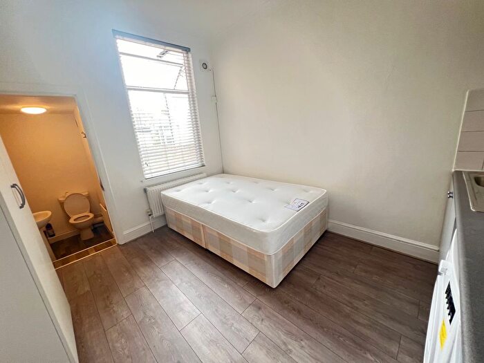 Studio To Rent In La Rose Lane, London, N15
