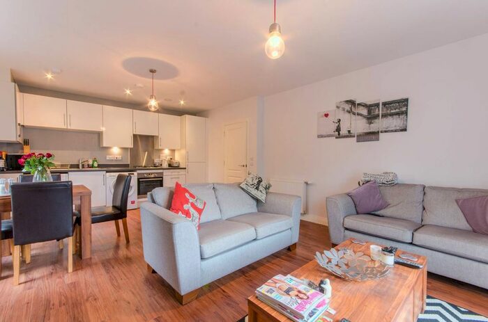 2 Bedroom Flat To Rent In Lancaster Road, New Barnet, Barnet, EN4