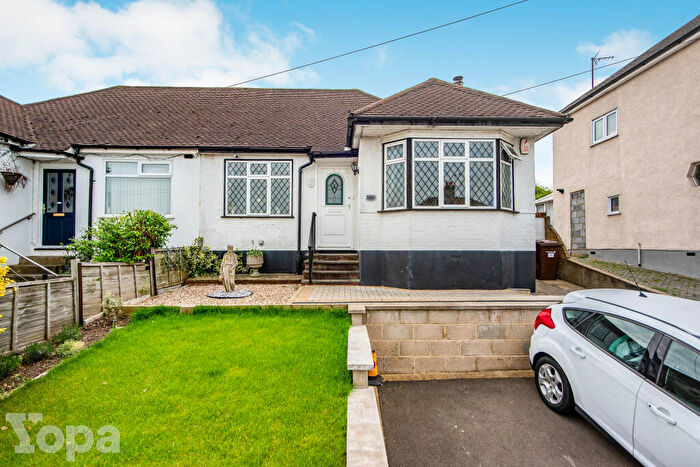 2 Bedroom Semi-Detached Bungalow For Sale In Lamorna Avenue, Gravesend, DA12