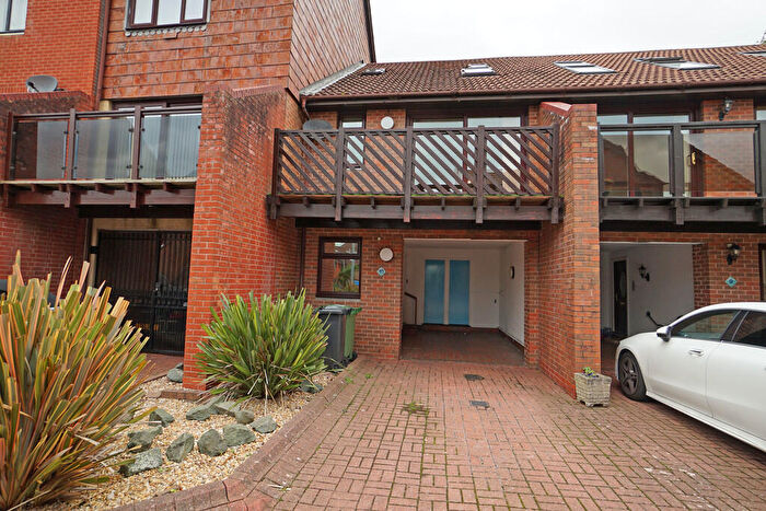 3 Bedroom Terraced House To Rent In Cadgwith Place, Port Solent, PO6