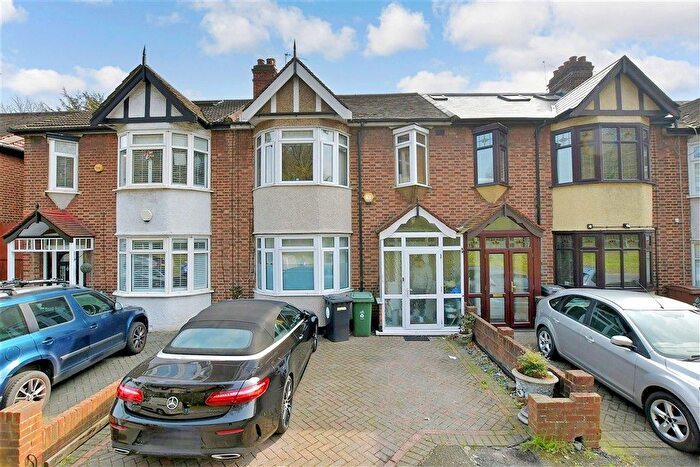 5 Bedroom Terraced House For Sale In Larkshall Road, Chingford, E4