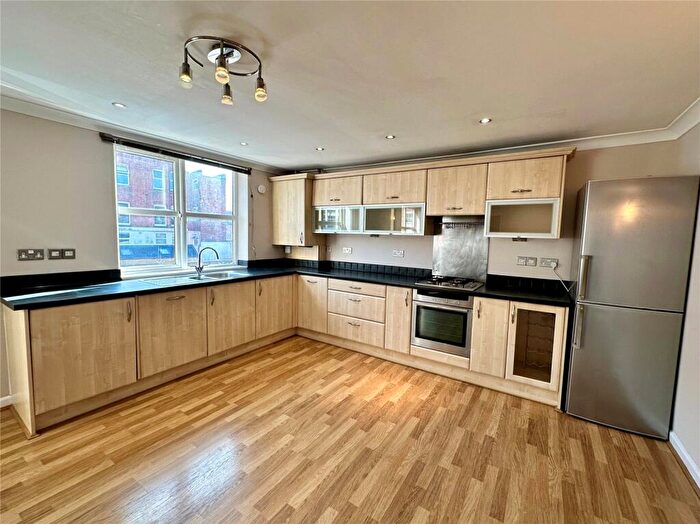 2 Bedroom Apartment To Rent In London Street, Reading, Berkshire, RG1