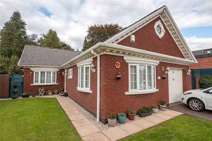 2 Bedroom Bungalow For Sale In Shelsley Drive, Moseley, Birmingham, B13