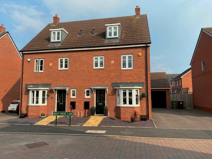 4 Bedroom Semi-Detached House To Rent In Moat House Lane, Marston Green, Solihull., B37