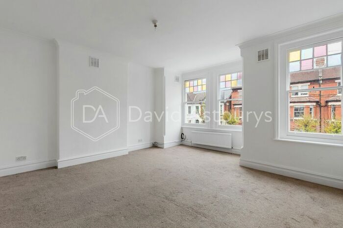1 Bedroom Flat To Rent In Ferme Park Road, Crouch End, London, N8
