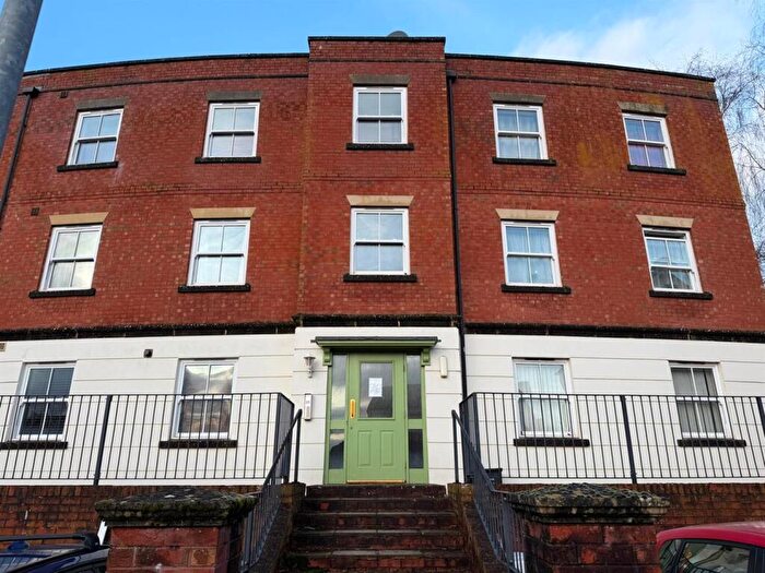 2 Bedroom Flat For Sale In Fairby Close, Tiverton, EX16