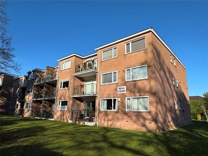2 Bedroom Apartment For Sale In Spencer Road, New Milton, Hampshire, BH25