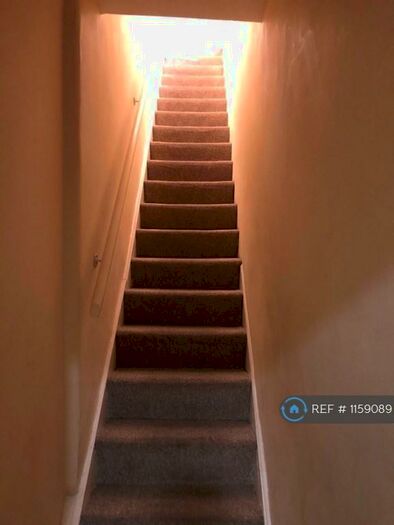 2 Bedroom Flat To Rent In Ross Parade, Wallington, SM6