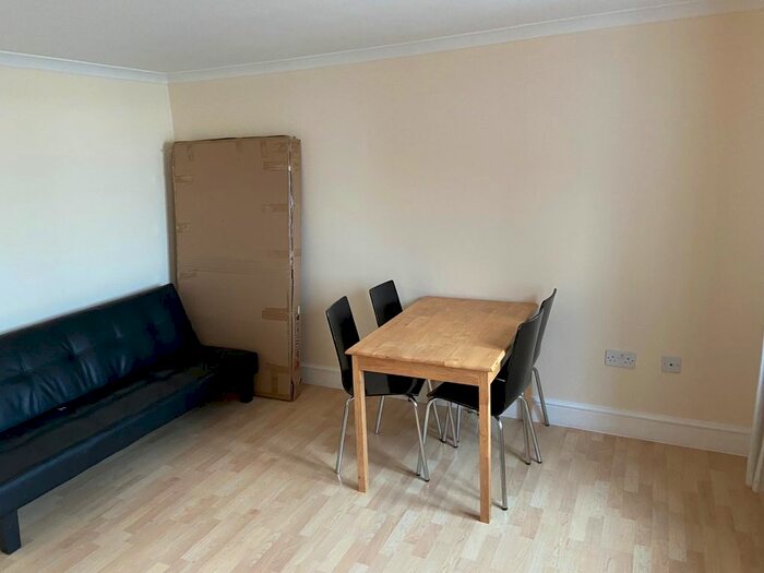 2 Bedroom Flat To Rent In Shenley Road, Borehamwood, WD6