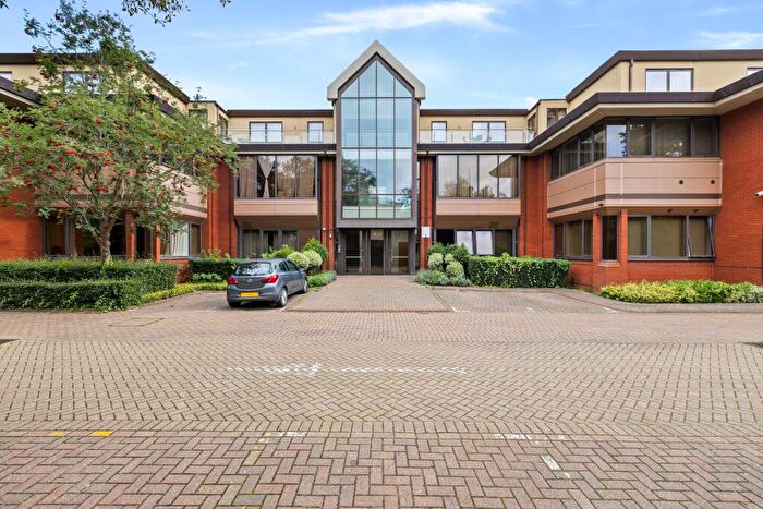 2 Bedroom Apartment For Sale In Ref: Gk - Catteshall Lane, Godalming, GU7