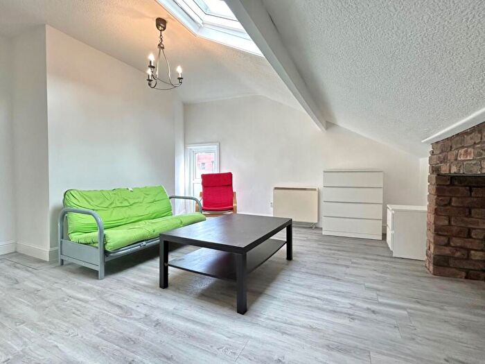 1 Bedroom Flat To Rent In Belle Vue Road, Hyde Park, Leeds, LS3