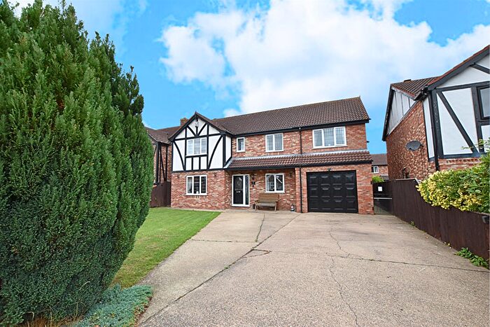 5 Bedroom Detached House For Sale In Burnham Reach, Cleethorpes, DN35