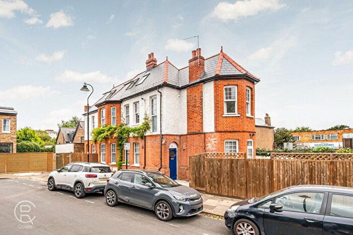 1 Bedroom Flat For Sale In Church Gardens, London, W5