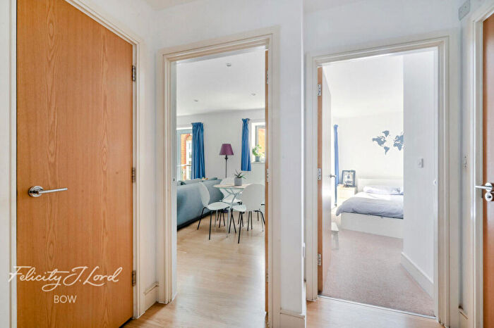 1 Bedroom Apartment For Sale In Salmon Lane, London, E14