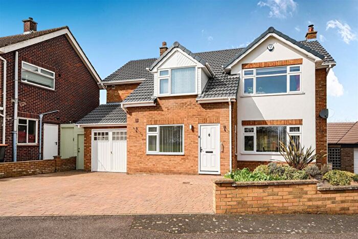 4 Bedroom Detached House For Sale In Merlin Gardens, Bedford, MK41