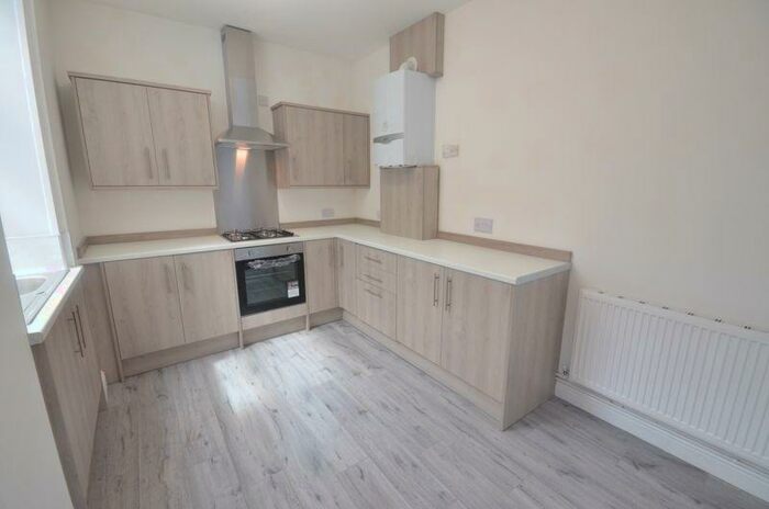5 Bedroom Terraced House To Rent In Manchester Road, Rochdale, OL11