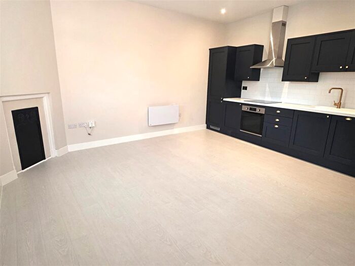 2 Bedroom Flat To Rent In C Queen Street, Morley, Leeds, LS27