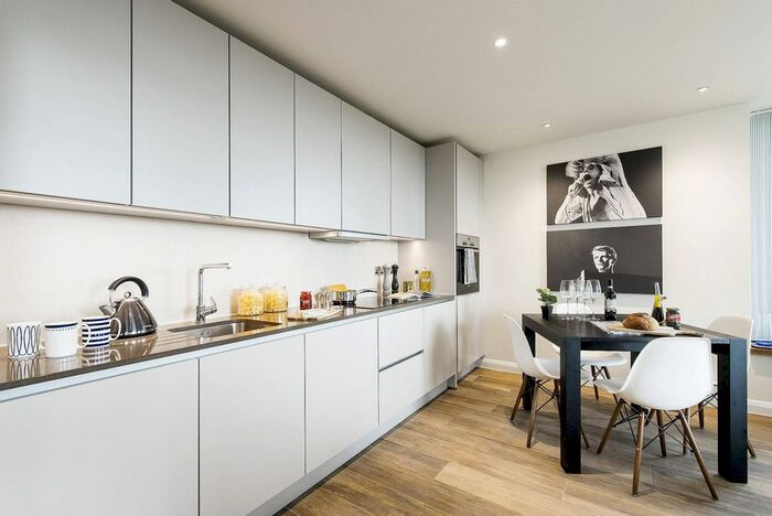 1 Bedroom Flat To Rent In Vantage Point, Archway, London, N19