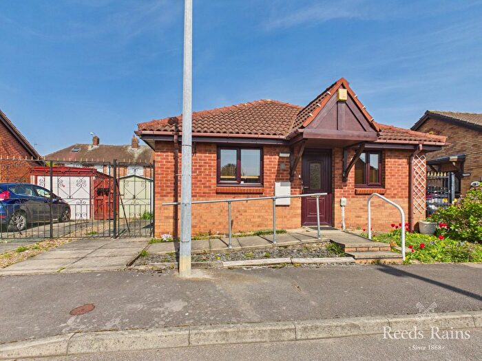 2 Bedroom Bungalow For Sale In Hotton Close, Hull, East Riding Of Yorkshire, HU9