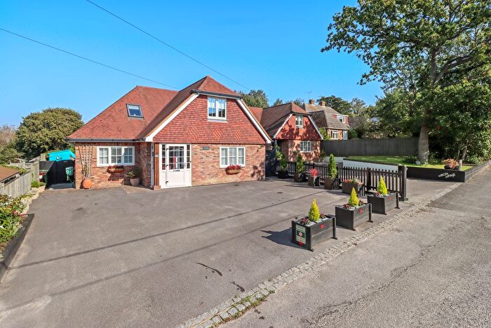 4 Bedroom Detached House For Sale In The Avenue, Fairlight, Hastings, TN35