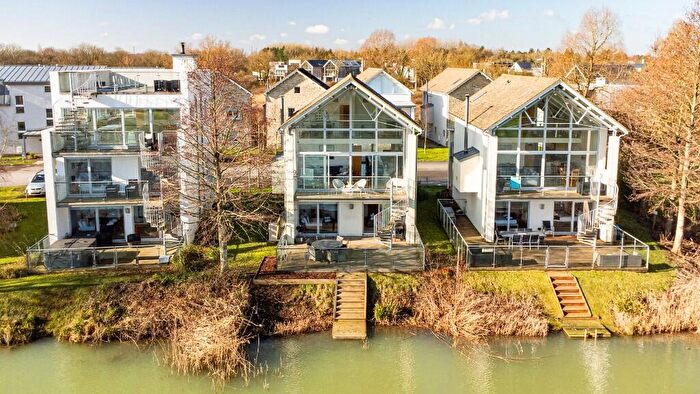 4 Bedroom Detached House For Sale In Howells Mere, Lower Mill Estate, GL7