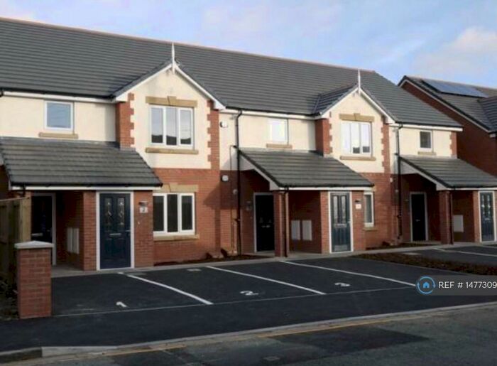 2 Bedroom Flat To Rent In Bromborough Road, Wirral, CH63