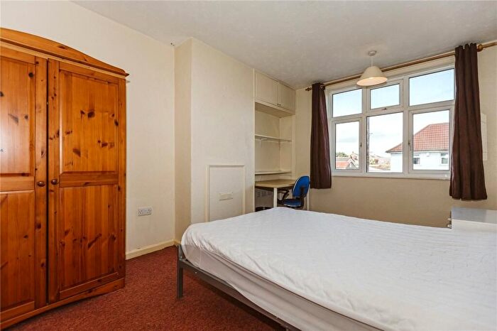 4 Bedroom Semi-Detached House To Rent In Bridge Walk, Bristol, BS7
