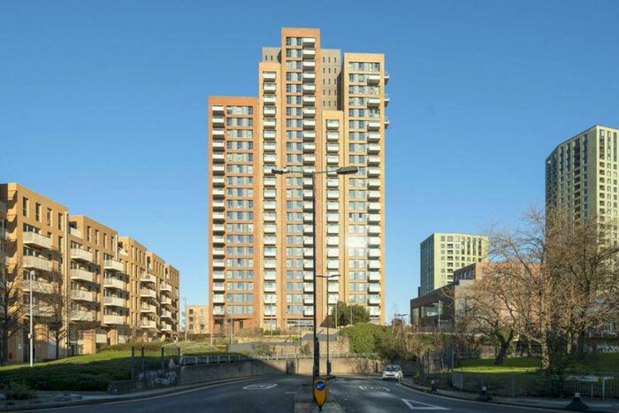 2 Bedroom Flat To Rent In Jefferson Plaza, Bow, E3