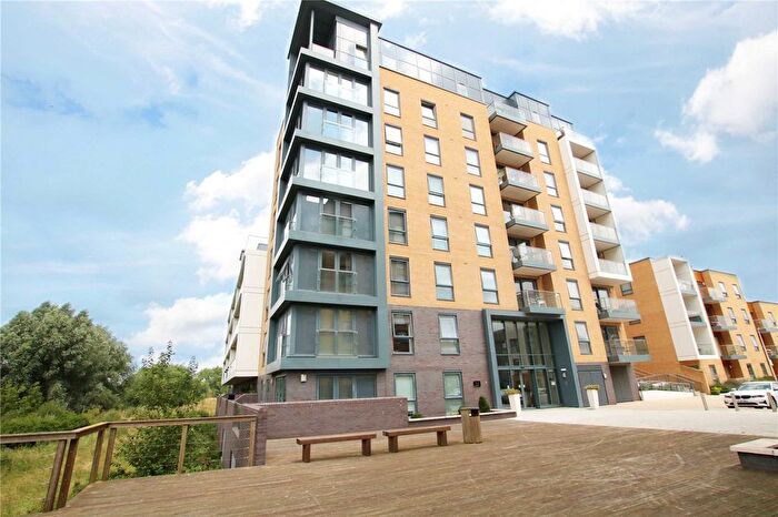2 Bedroom Flat To Rent In Skylark House, Drake Way, Reading, Berkshire, RG2